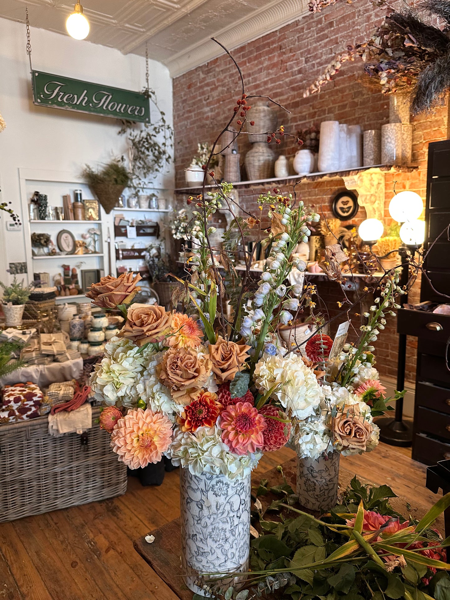 Autumn days | vased arrangement