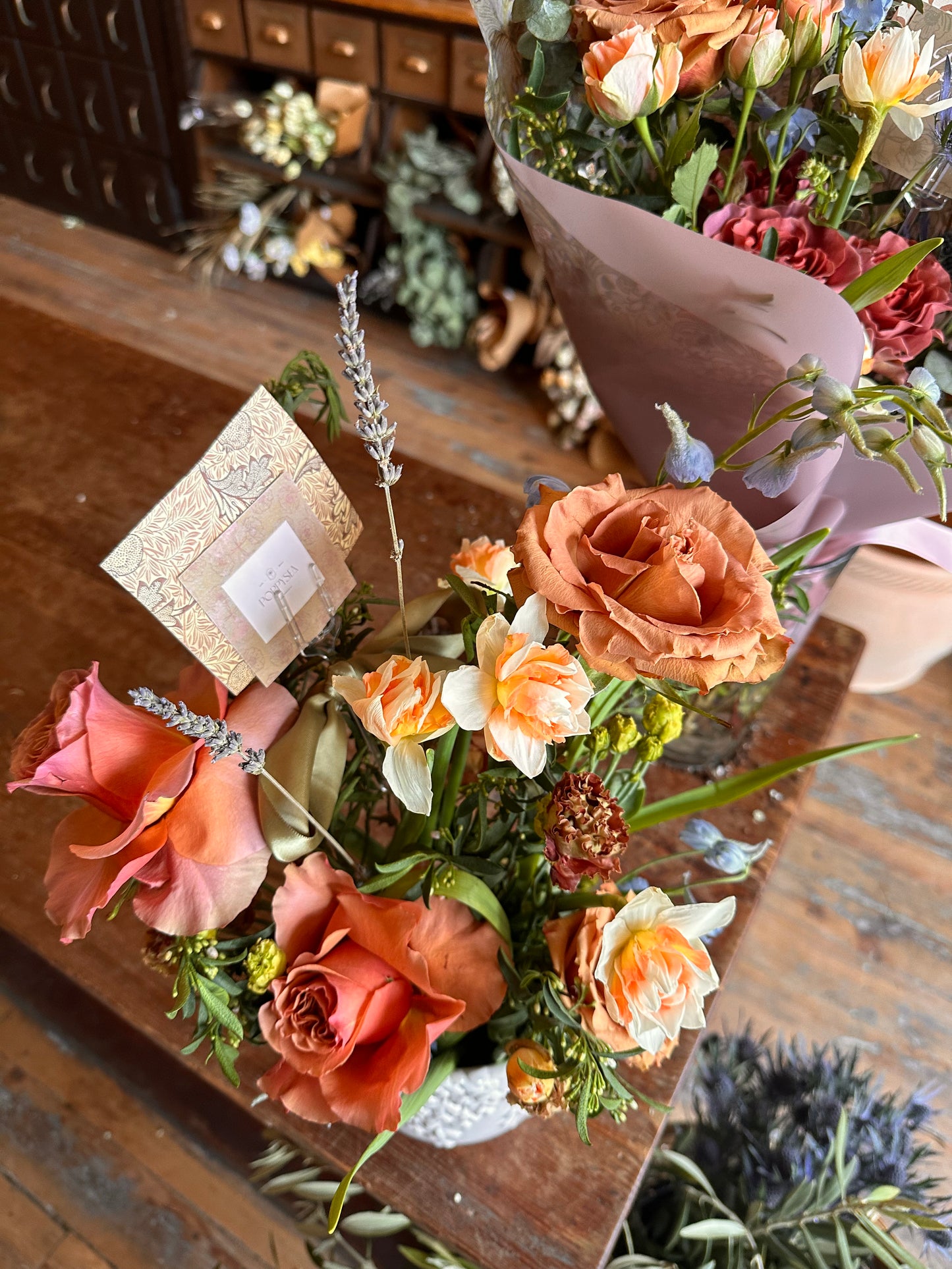 Autumn days | vased arrangement